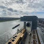 Luxurious Apartment In High Class Building Kranhaus In Cologne