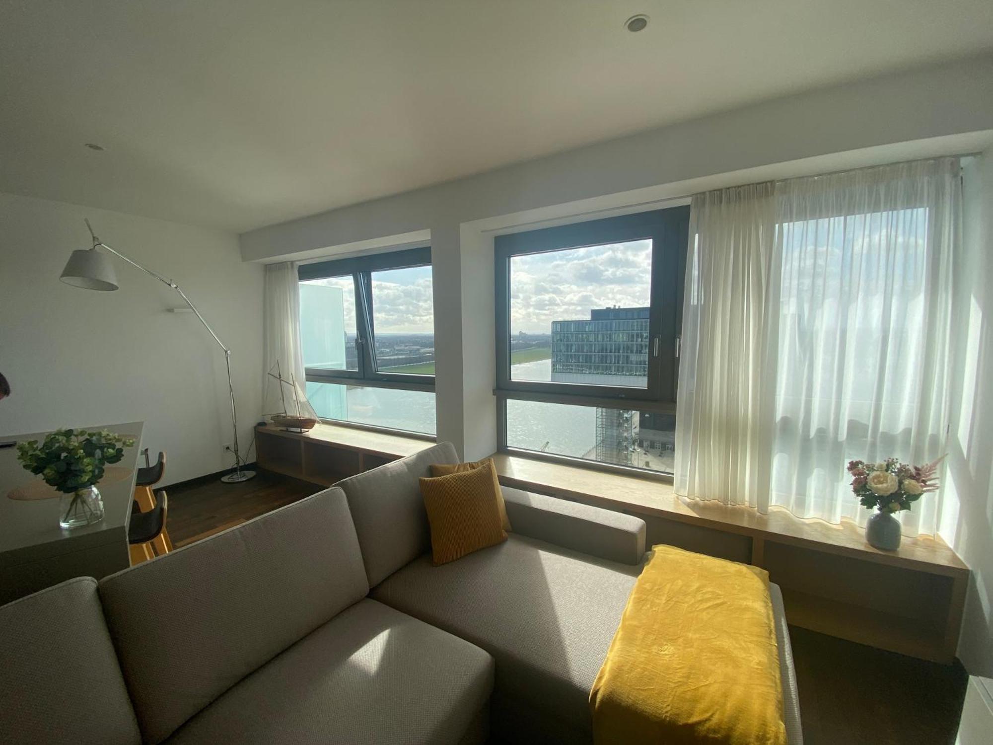 Luxurious In High Class Building Kranhaus In Appartement *